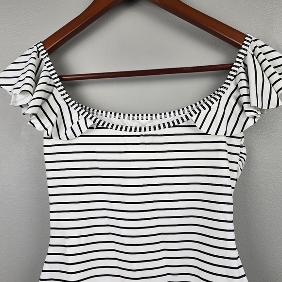 VINCE CAMUTO‎ SWIM One-Piece Off Shoulders Bathing Suit Striped Black White Sz 6 - Picture 9 of 16